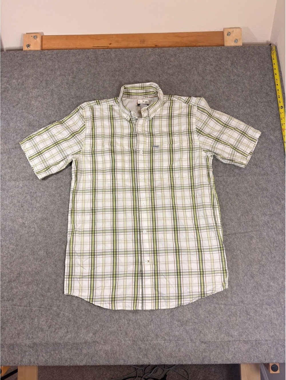 Carhartt Relaxed Fit plaid short sleeve button-up shirt Size M NWT